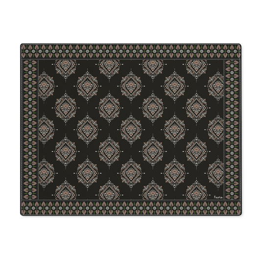 Placemat “Sundar Rituals” – Midnight Oud by FAVIE